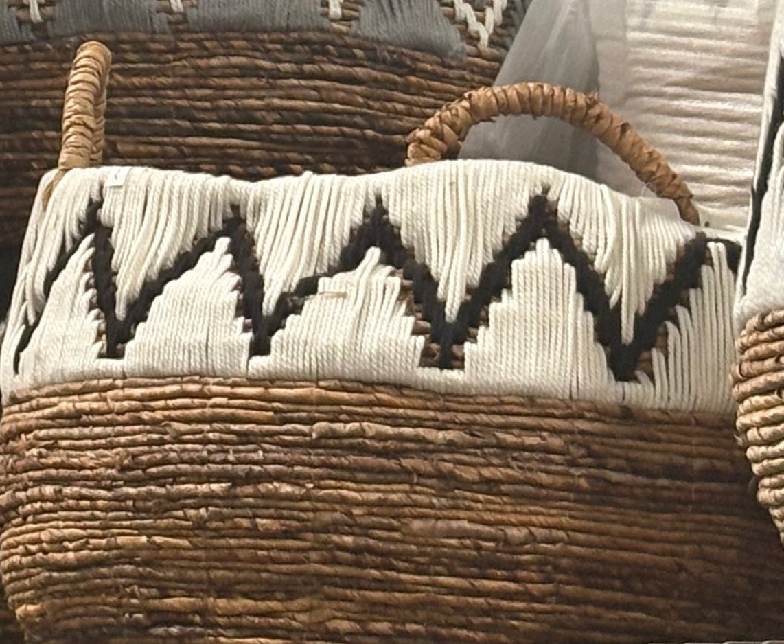 Bali Earthform Zigzag Basket with Handle – Natural-White