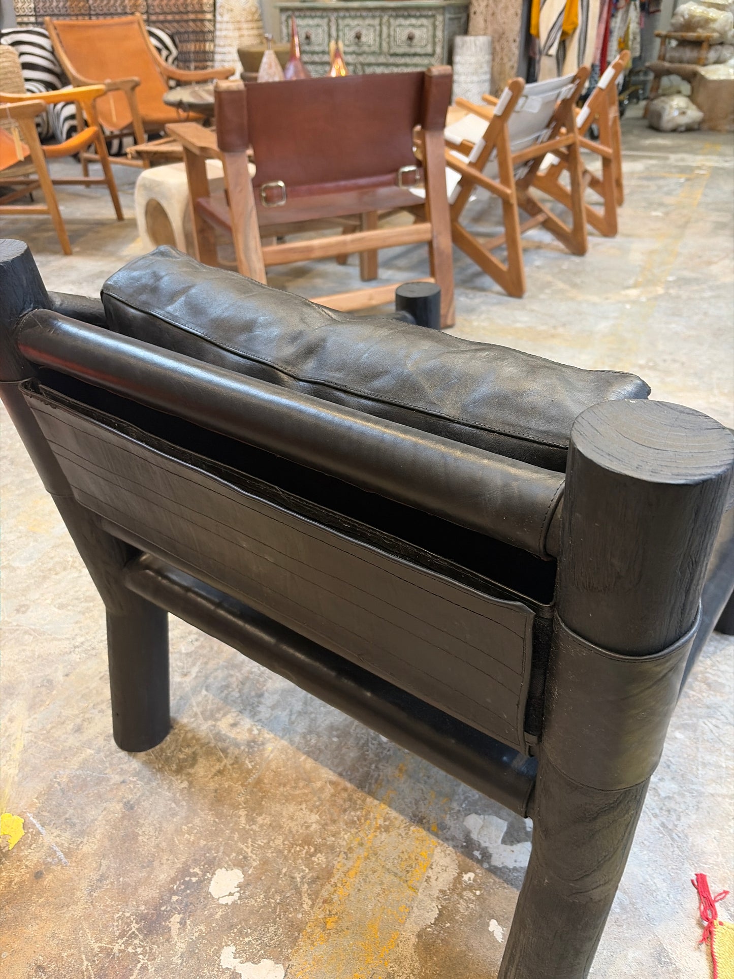 Bali Contemporary Leather & Black Wood Sling Lounge Chair – Black