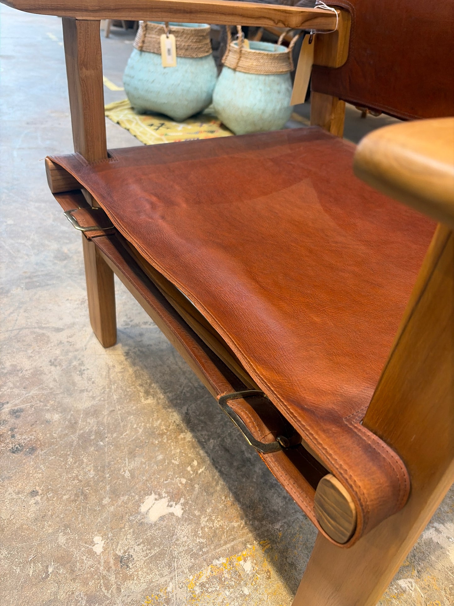 Bali Contemporary Leather & Wood Sling Lounge Chair – Saddle