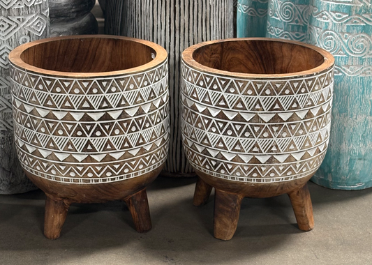 Bali Earthform Clay Carved Tripod Planter – White Etched