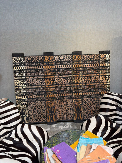 Bali Earthform Hand-Carved Hardwood Room Divider – Black & Natural Tribal Relief