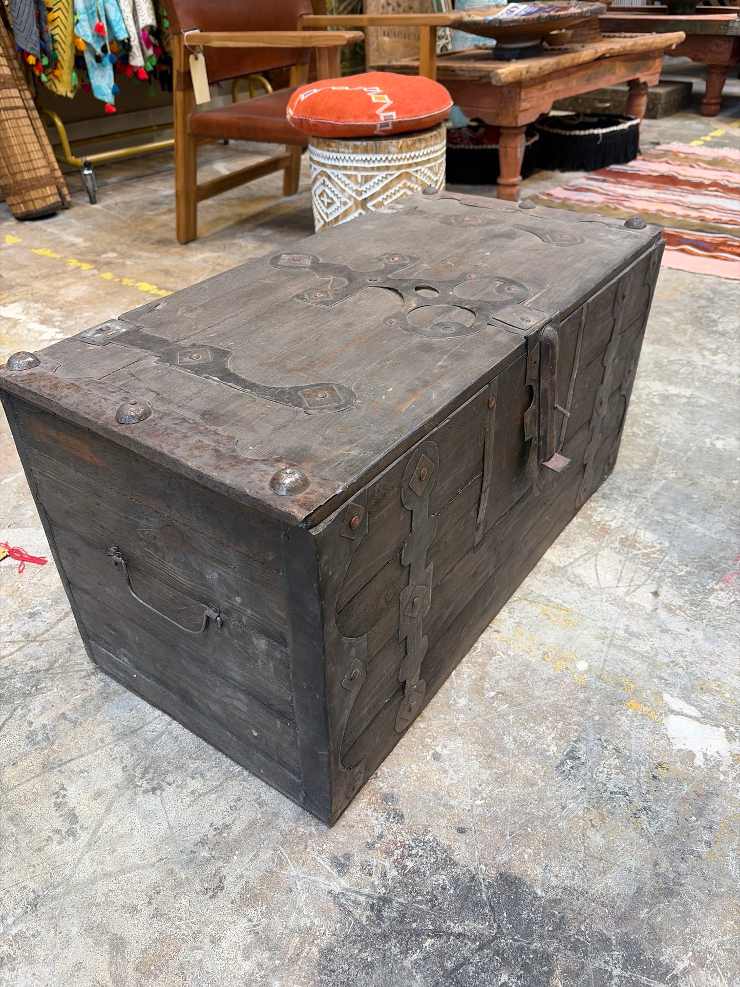 India Haveli Reclaimed Wood & Iron Strapping Chest – Rustic Dark Walnut