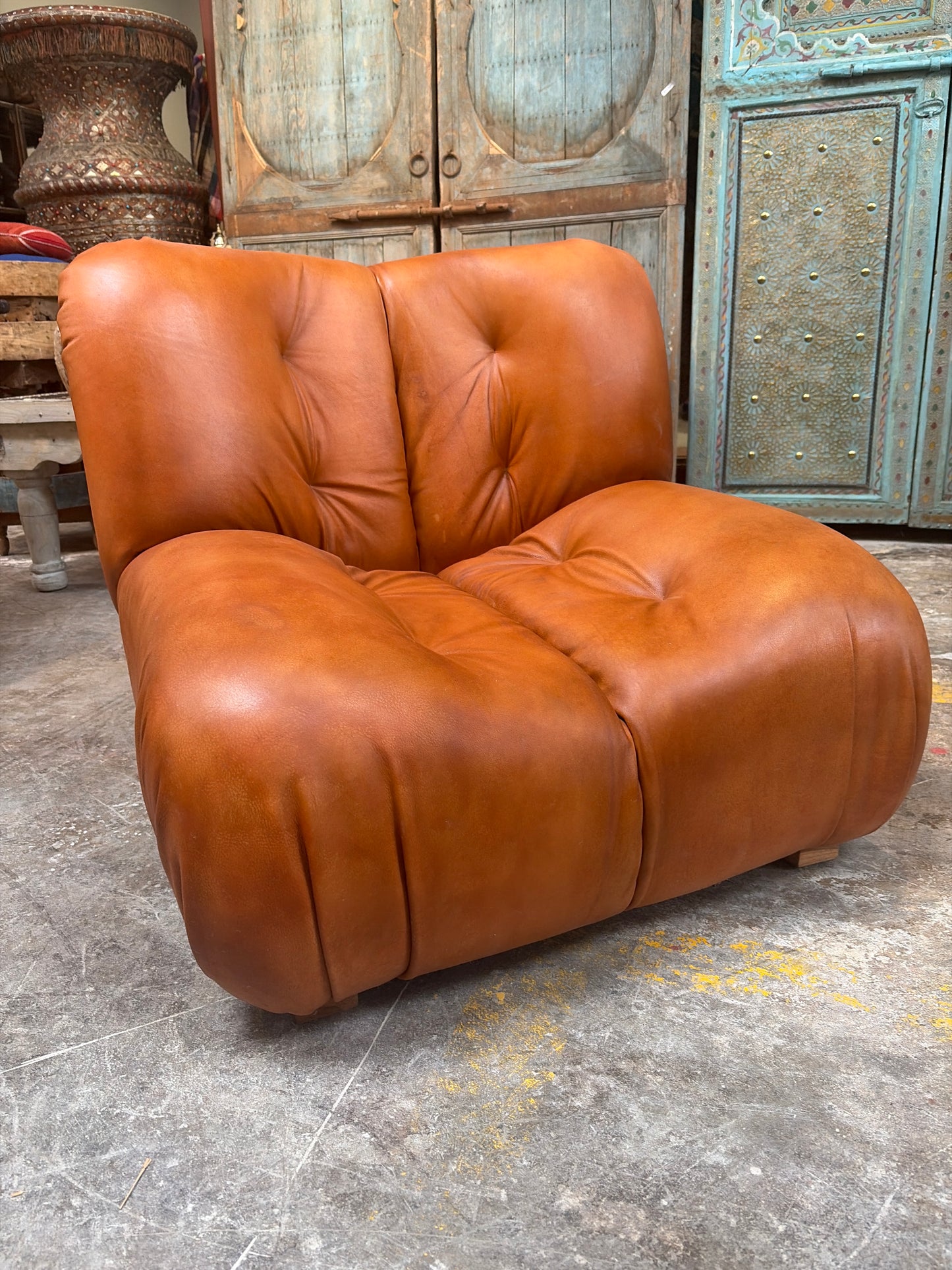 Nomadic Wild Leather Modular Hugging Chair – Cognac